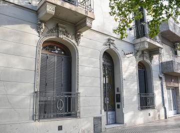 Casa · 210m² · 8 Ambientes · Casa en Venta en 27 de Febrero 1081