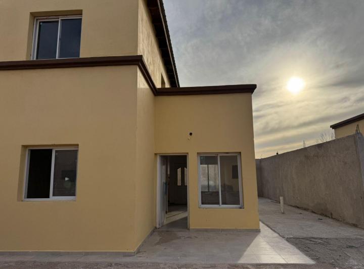Casa · 85m² · 3 Dormitorios · 2 Cocheras