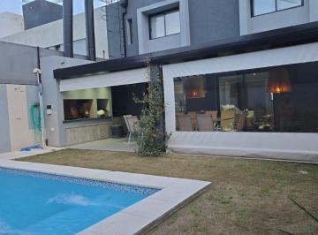Casa de 6 ambientes, Córdoba · Venta - La Docta - Premium 3 D con Pileta
