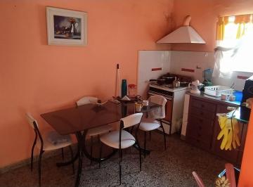 PH · 100m² · 4 Ambientes · PH 4 Ambientes C/fondo Libre, Parrilla, Quincho, Patio y Terraza en Venta en Lanús Oeste