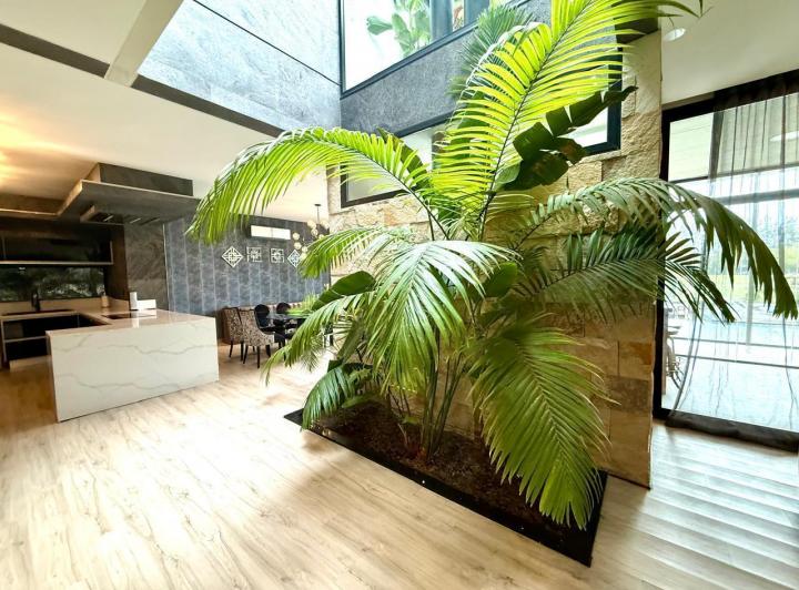 Casa · 412m² · 5 Ambientes · 2 Cocheras