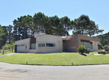 Casa · 300m² · 3 Ambientes · 2 Cocheras · Casa en Pinamar