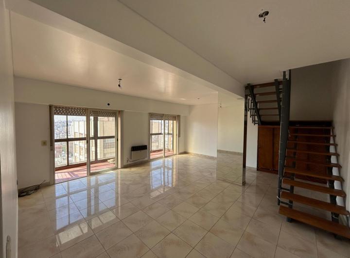 Departamento en Caballito Apto Crédito 4 Ambientes con Cochera y Balcón