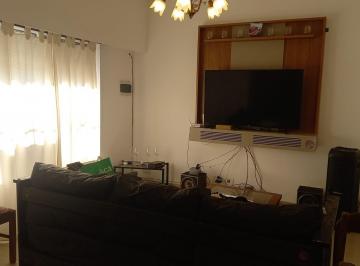 Casa · 110m² · 3 Ambientes · 1 Cochera · Casa 1 Planta en Excelnte Ubicacion Apta Credito