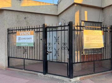 Casa · 142m² · 6 Ambientes · 1 Cochera · Propiedad en Esquina con Departamento Independiente