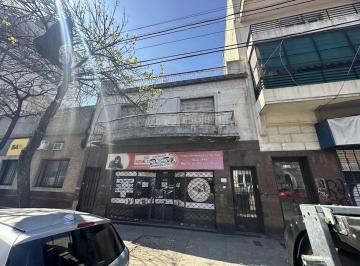 Local comercial · 280m² · 6 Ambientes · Parque Patricios Local con Vivienda en Terreno Propio - Terraza a Refaccionar