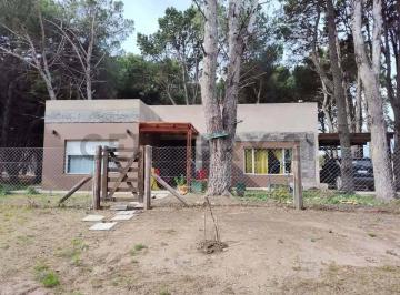 Casa · 153m² · 4 Ambientes · Vendemos Casa en Barrio Golf Las Cortaderas de Claromeco