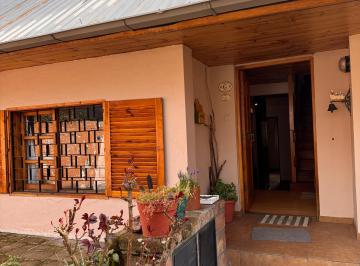 Casa de 4 ambientes, San Martín de los Andes · Casa en Venta en San Martín de Los Andes Zona Centro