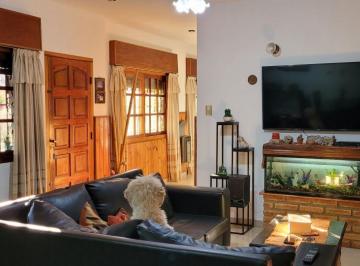 Casa de 5 ambientes, Rosario · Vendo Casa 2 Plantas - 3 Dormitorio - 2 Baños - Cochera Doble - Patio. Apto Crédito