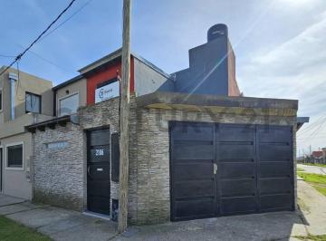 Casa · 93m² · 3 Ambientes · 2 Cocheras · Venta de Casa Tipo Duplex en Berisso