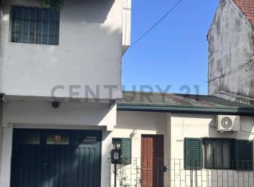 Casa · 150m² · 2 Dormitorios · Casa en Venta en Los Hornos