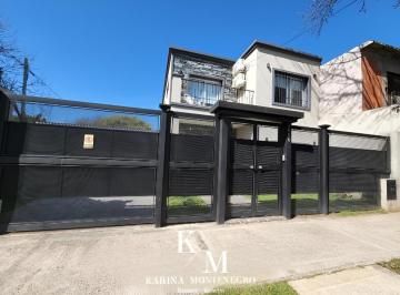 general-san-martin-villa-ballester-venta-casa-5-o-mas-ambientes · Casa 5 Ambientes en Esquina con Cochera Vs Autos, Piscina