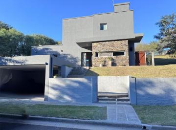 Casa de 5 ambientes, Paraná · Exclusiva Casa en Venta Barrio Privado Paraná