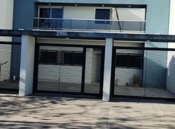 Departamento · 75m² · 3 Ambientes · 1 Cochera · Oportunijdad! Piso con Cochera Descubierta, Apto Banco