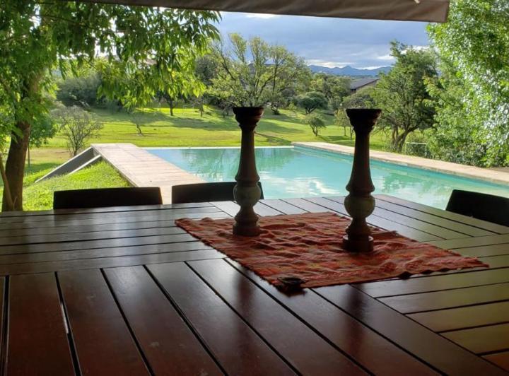 Casa · 450m² · 5 Ambientes · 4 Cocheras