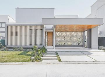 Casa · 390m² · 3 Dormitorios · 1 Cochera · Casa en Yerba Buena
