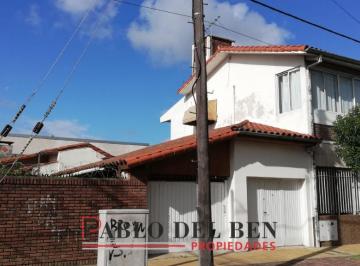 Casa de 5 ambientes, La Matanza · Se Vende 2 Deptos en San Jsuto en 2 Plantas con Cochera y Jardin
