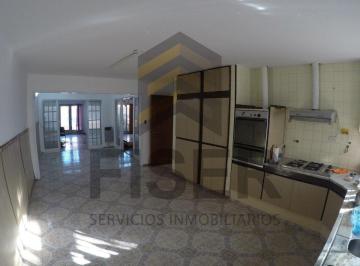 Casa · 200m² · 4 Ambientes · 2 Cocheras · Venta Casa 3 Dorm. Apto Credito Patio con Asador