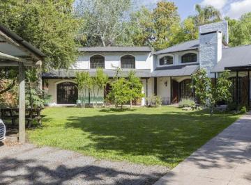 Casa · 369m² · 6 Ambientes · 2 Cocheras · Casa en Venta en El Trébol