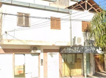 Edificio de 23 ambientes, Presidencia Roque Sáenz Peña · Oportunidad Edificio en Venta Zona Centro. Local y 10 Dptos. Escritura. 550 m²
