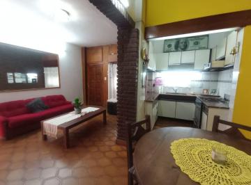 PH · 61m² · 4 Ambientes · PH en Venta en Ramos Mejía, Oportunidad