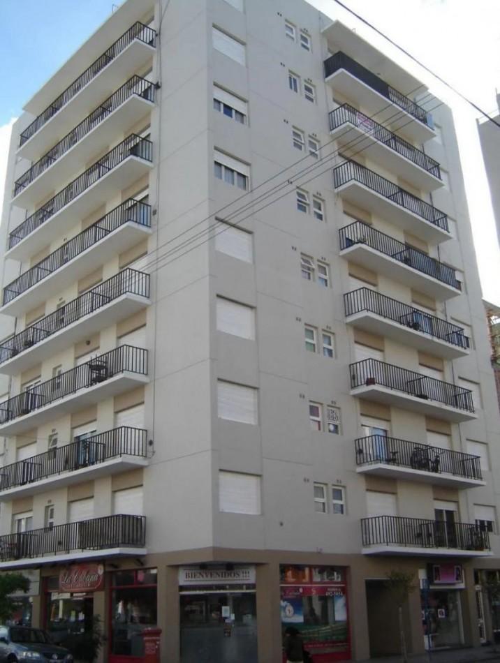 Departamento con balcón a la calle – Zona Paseo Aldrey / Güemes