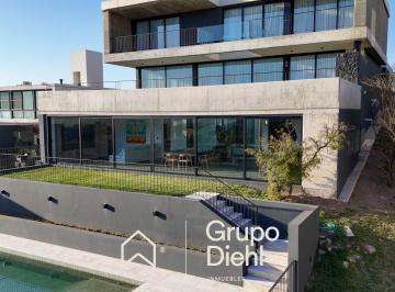 Casa · 696m² · 10 Ambientes · 4 Cocheras · Calidad Diseño y Exclusividad - La Pankana