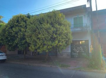 Local comercial · 300m² · 3 Cocheras · Locales - con Vivienda - Temperley - Este, Gran Bs. As. Sur