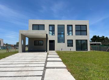 Casa de 4 ambientes, Esteban Echeverría · Casa en Venta en Canning Chico
