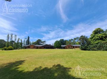 Casa · 586m² · 10 Ambientes · 2 Cocheras · Casa en Venta Sobre El Golf Punta del Este 5 Dorm. 4 Baños Garaje Doble Piscina