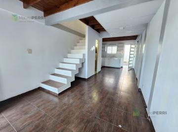 PH · 54m² · 3 Ambientes · 1 Cochera · PH en Los Hornos