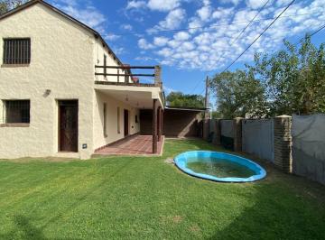 Casa · 100m² · 3 Ambientes · 1 Cochera · Casa Dos Dorm. en Fisherton