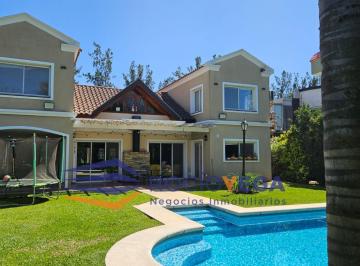 Casa · 200m² · 4 Ambientes · 1 Cochera · Casa en Venta en Barrio Cerrado Altos del Sol