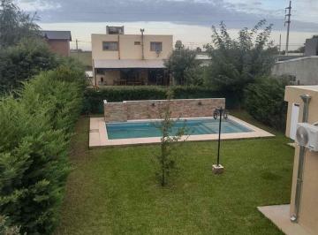 Casa · 160m² · 3 Dormitorios · 1 Cochera · Venta Casa 3 Dorm. en Punta Chacra Roldan