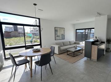 Casa · 88m² · 3 Ambientes · 1 Cochera · Dúplex 2 Dorm. Planta Baja - Solares de Manantiales