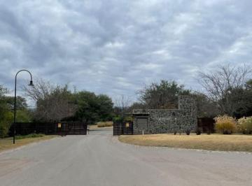 Terreno · 1500m² · Lote en Venta - Altos de Golf - 1500 m² - B° Cerrado Consolidado con Solo 36 Lotes – Villa Allende
