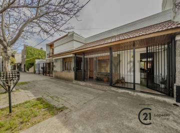 Casa · 150m² · 4 Ambientes · Casa Casco 2 Dorm., con Amplio Fondo y Pileta