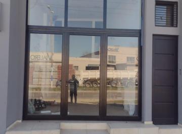 Local comercial de 2 ambientes, La Plata · Local en Alquiler Av 122 Casi Esquina 90
