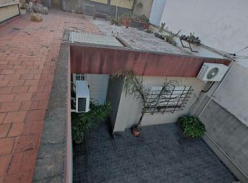 Casa · 180m² · 8 Ambientes · 1 Cochera · Casa 2 Dorm., Cochera y Patio en Av Facundo Zuviria