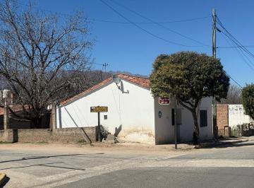 Casa · 55m² · 2 Ambientes · 1 Cochera · Cass en Una Ubicación Excelente