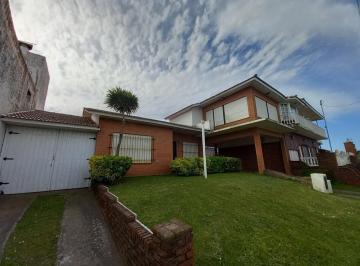 Casa · 195m² · 5 Ambientes · 2 Cocheras · Vebta de 2 Casas Frente Al Mar Barrio San Jacinto - Excelente Inversion