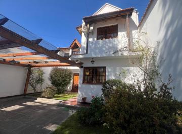 Casa · 192m² · 6 Ambientes · 2 Cocheras · Casa en Quinta Sección