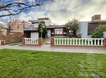 Casa · 185m² · 4 Ambientes · 1 Cochera · Exclusiva Casa en La Lucila del Mar.