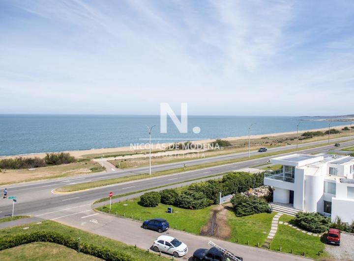 Departamento en alquiler en Playa Mansa · 3 ambientes