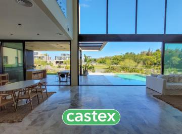 Casa · 480m² · 6 Ambientes · 2 Cocheras · Casa en Venta en El Yacht, Nordelta con Salida Al Rio, Moderna y de Categoría