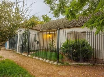 Casa · 125m² · 4 Ambientes · 1 Cochera · Casa en Venta 4 Ambientes Paso del Rey