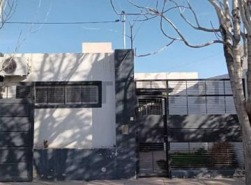 Casa · 100m² · 2 Ambientes · 1 Cochera · Se Vende Casa en Barrio Alto Sarmiento, Las Heras