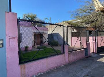 Casa · 80m² · 3 Ambientes · 1 Cochera · Casa Sobre Lote 10 X 40