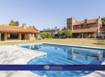 Casa · 450m² · 6 Ambientes · 2 Cocheras · Casa en Venta en Country San Diego Moreno