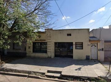 Casa · 240m² · 4 Ambientes · 1 Cochera · Casa en Venta en Ramos Mejia